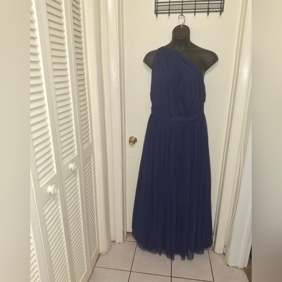 One Shoulder Gown - Picture 1 of 4